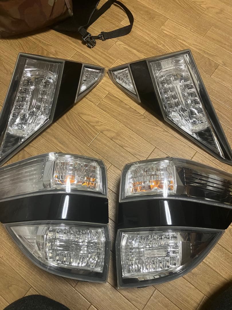 20ヴェルファイアテールランプ