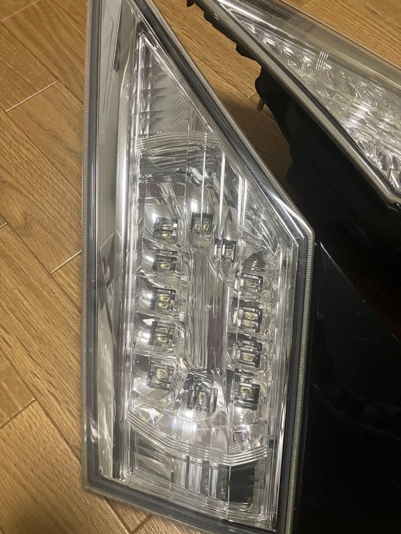 20ヴェルファイアテールランプ