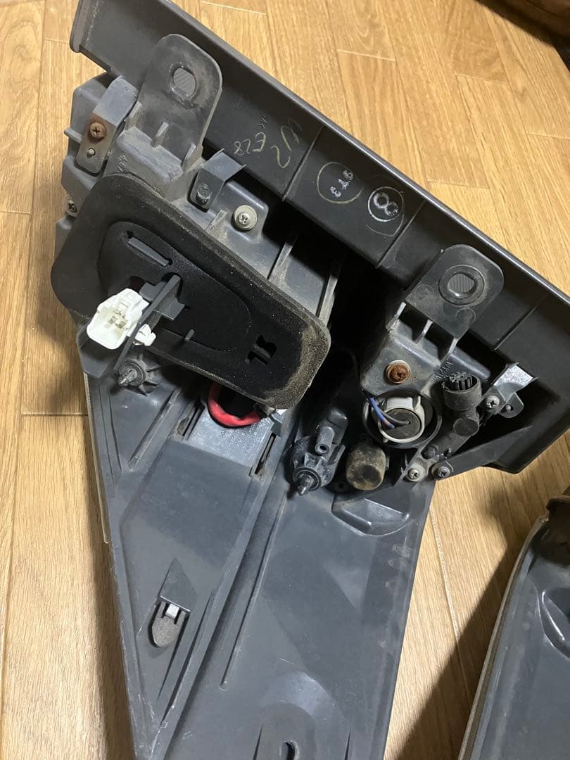 20ヴェルファイアテールランプ