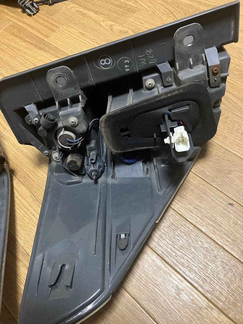 20ヴェルファイアテールランプ