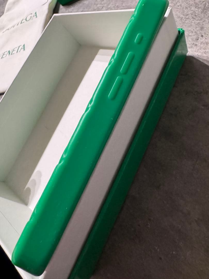 Bottega Veneta グリーン iPhoneケース15pro