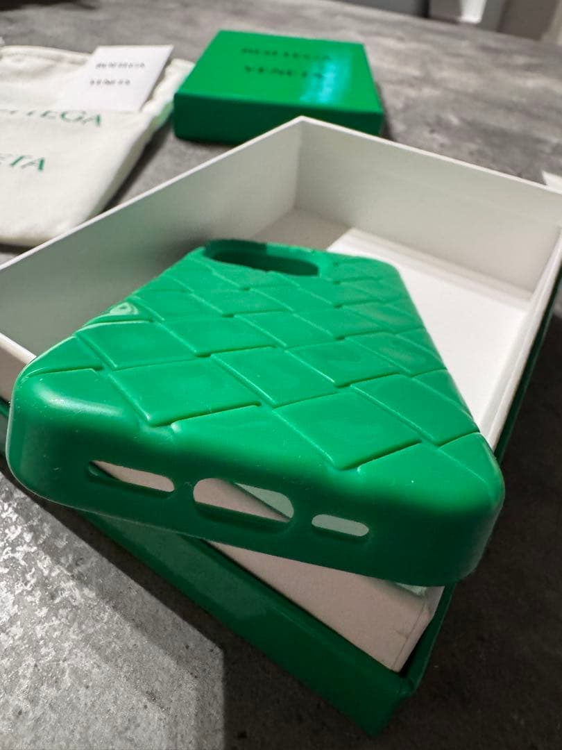 Bottega Veneta グリーン iPhoneケース15pro