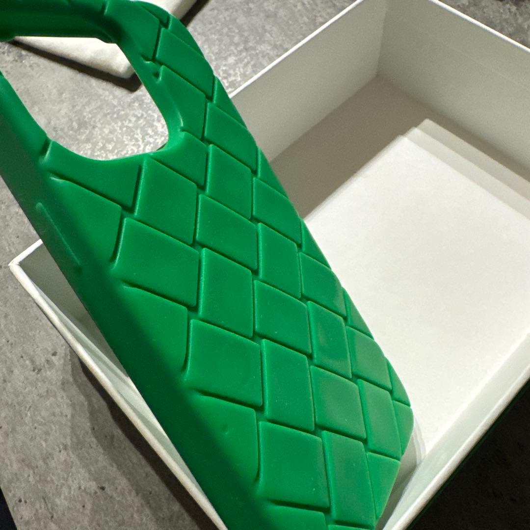 Bottega Veneta グリーン iPhoneケース15pro