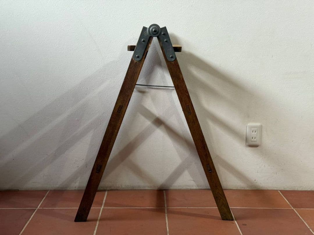 1092 ビンテージ　古い木のステップラダー　脚立　梯子　飾り棚　古家具　レトロ