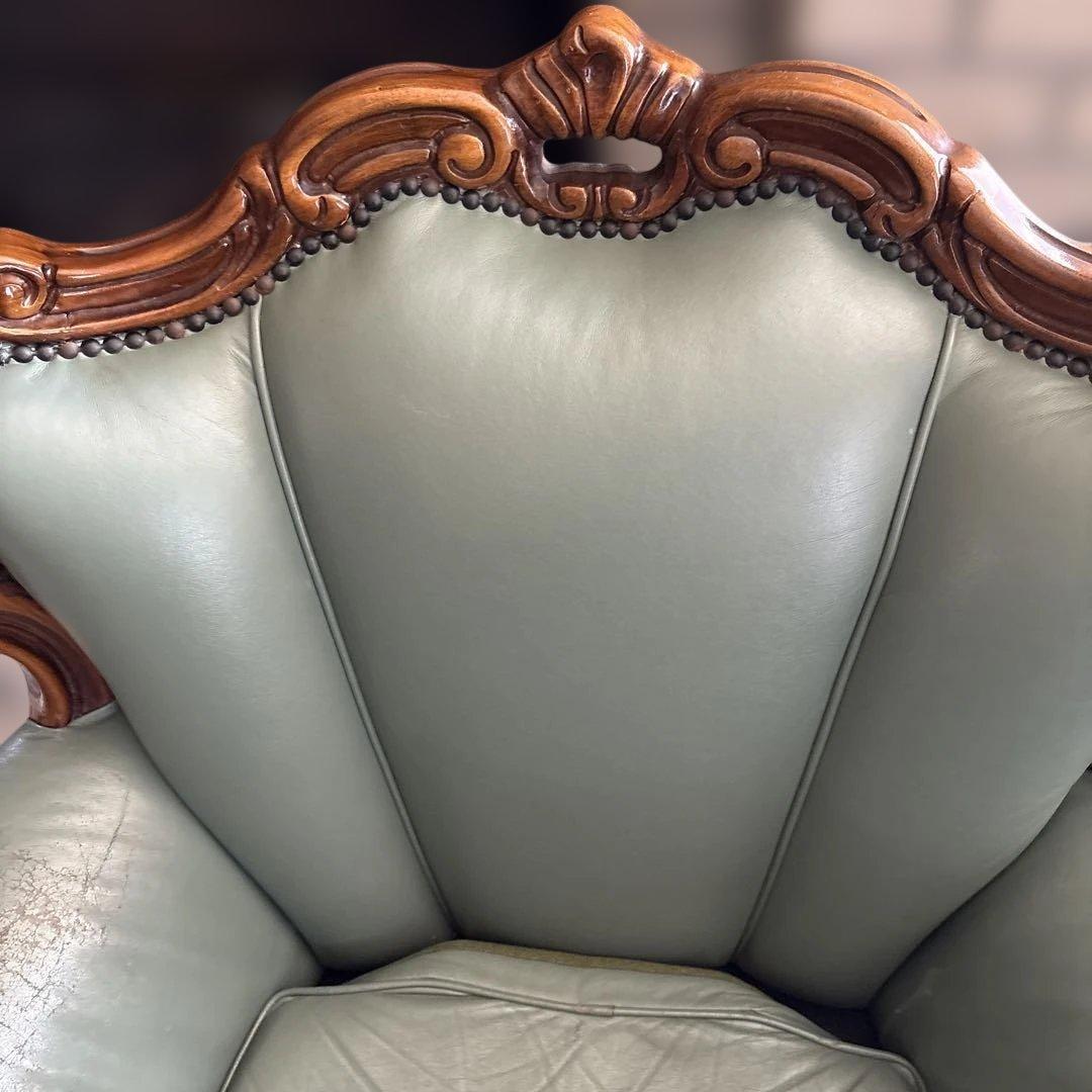 クラシックスタイル レザーソファ 淡い緑色