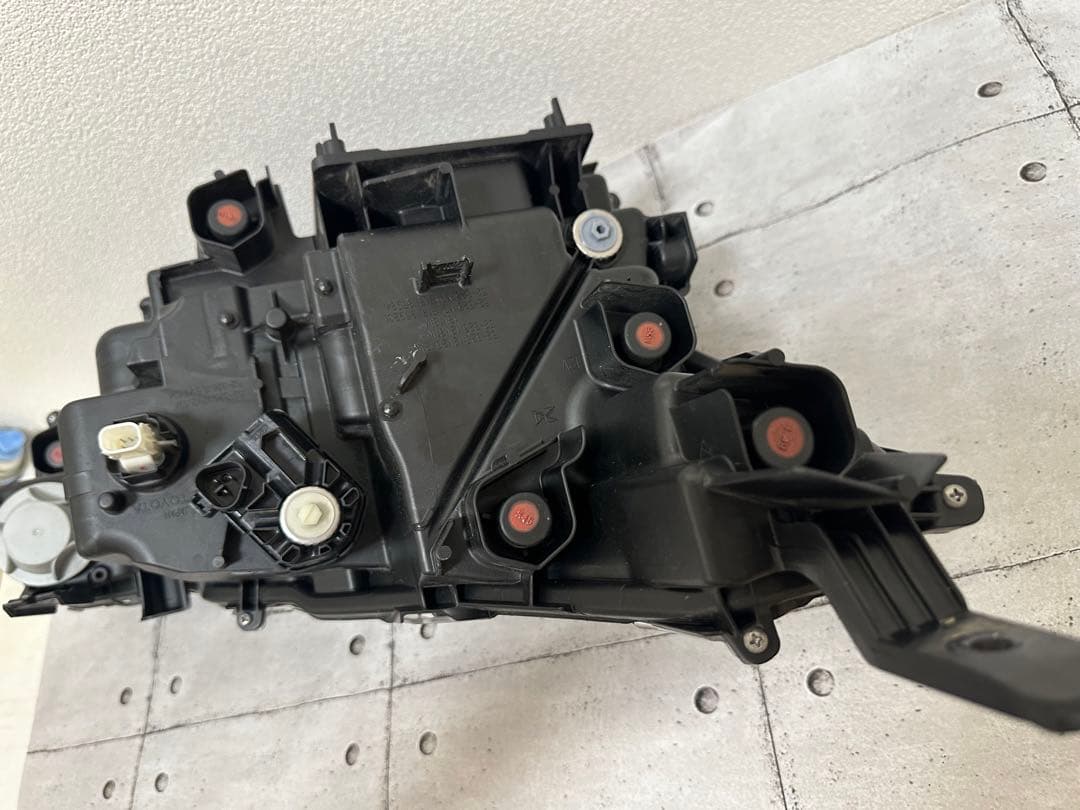 【トヨタ純正】ヤリスクロス ヘッドランプASSY 左側 81150-52N21