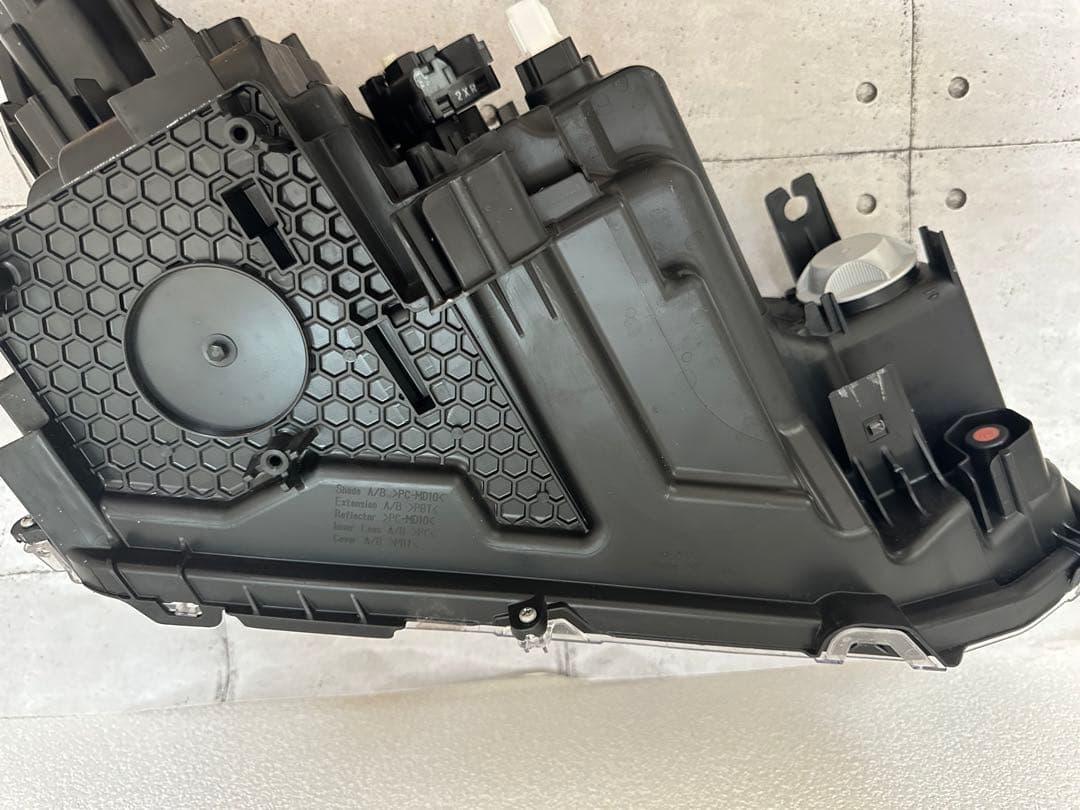 【トヨタ純正】ヤリスクロス ヘッドランプASSY 左側 81150-52N21