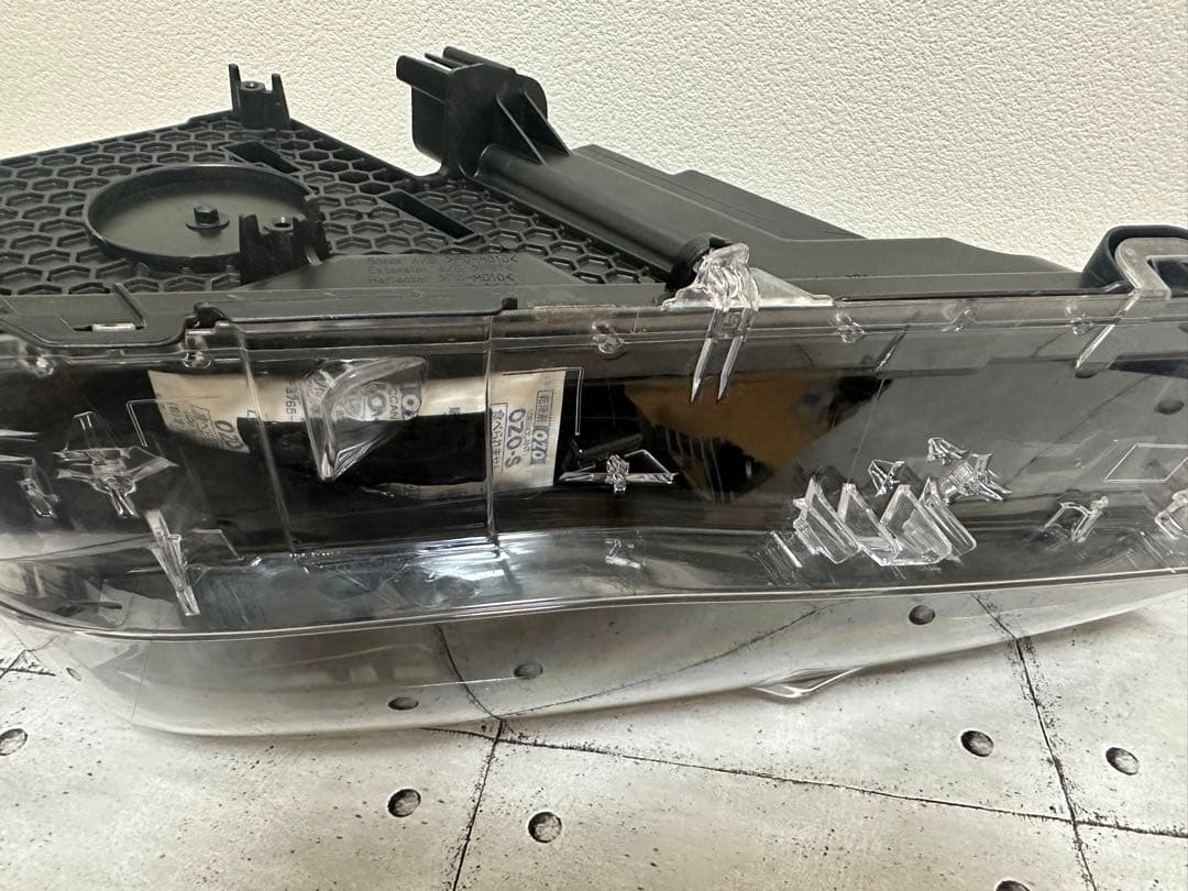 【トヨタ純正】ヤリスクロス ヘッドランプASSY 左側 81150-52N21