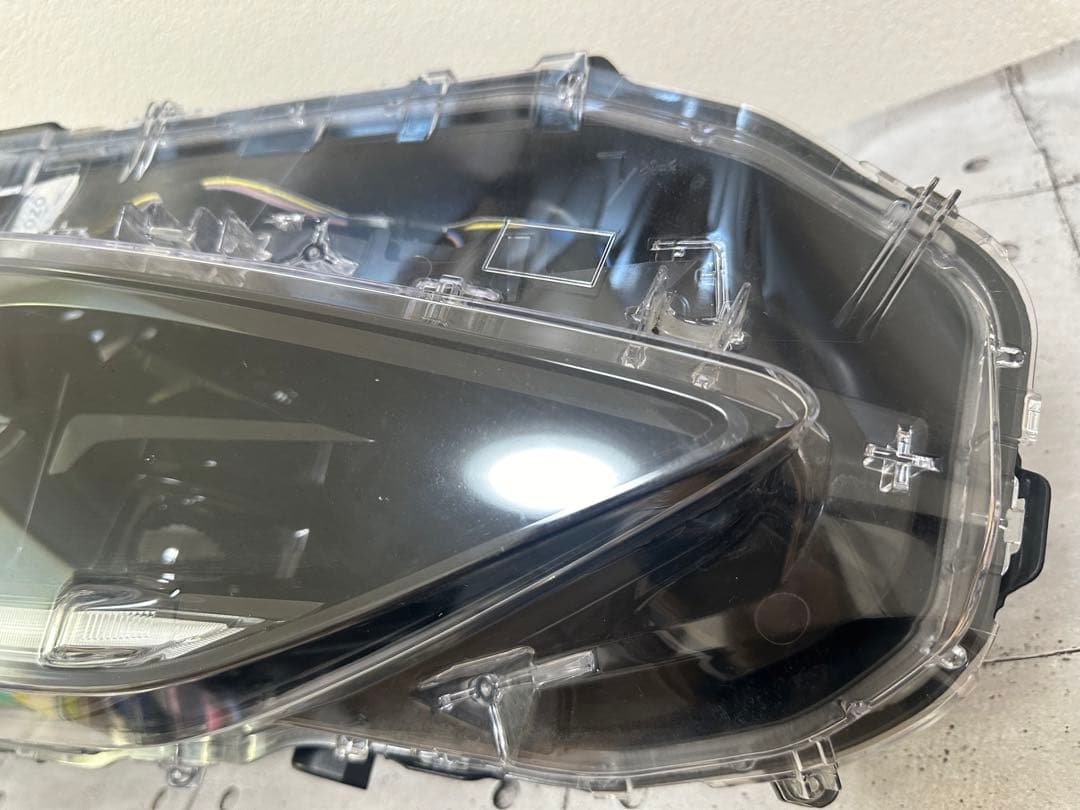 【トヨタ純正】ヤリスクロス ヘッドランプASSY 左側 81150-52N21