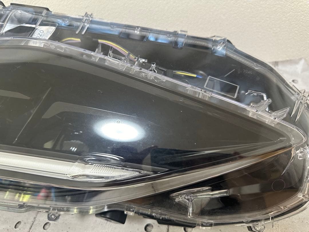 【トヨタ純正】ヤリスクロス ヘッドランプASSY 左側 81150-52N21