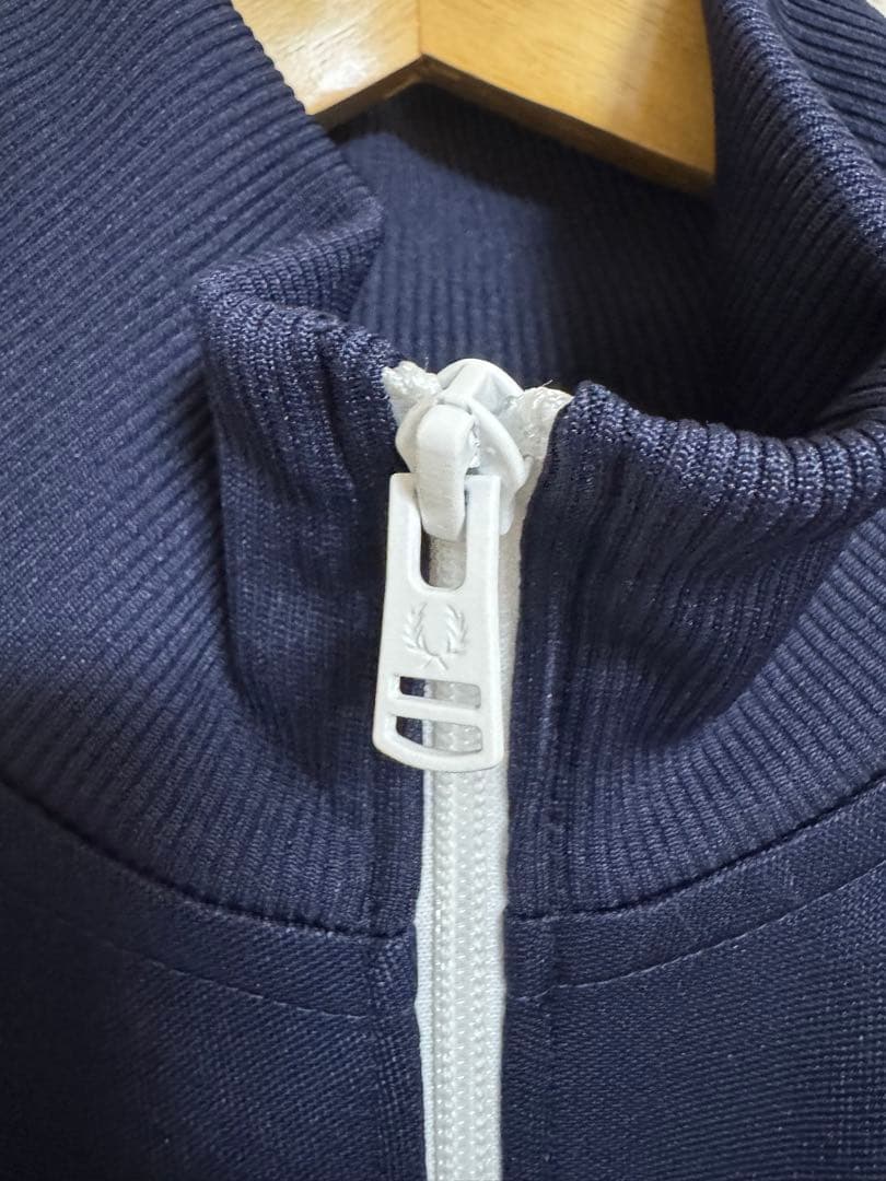 FRED PERRY(フレッドペリー) トラックジャケット　ネイビー　M