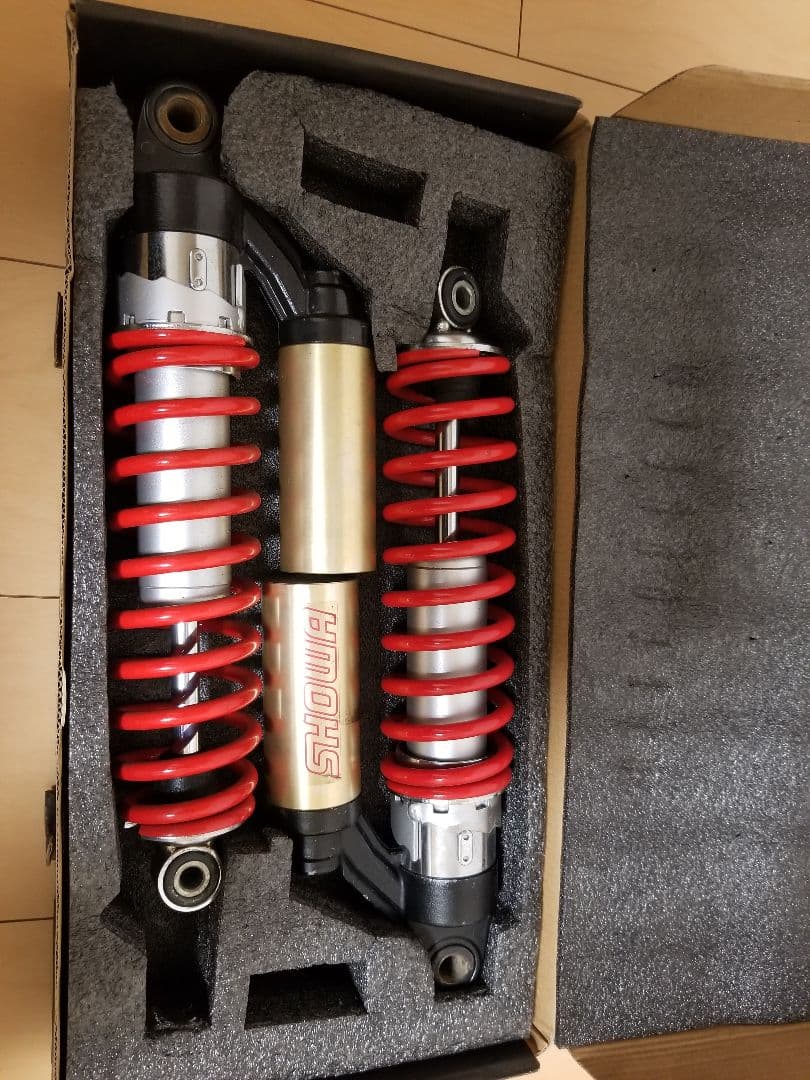 バリオス2用　純正リアサス13000キロからの取り外し。