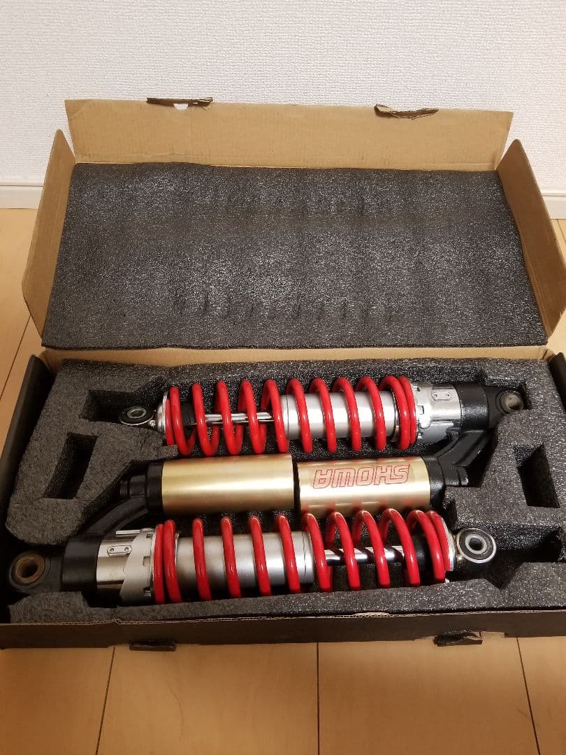 バリオス2用　純正リアサス13000キロからの取り外し。