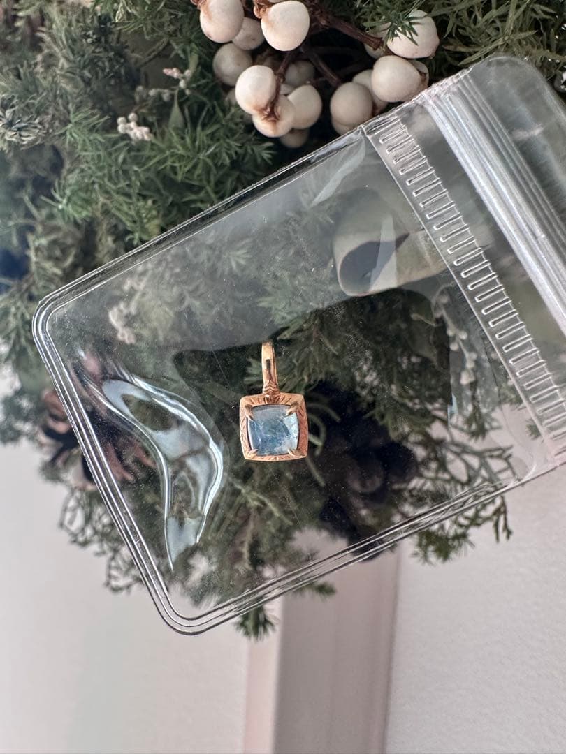 agete アガット　K10ブルートパーズチャーム　ネックレス　チャーム