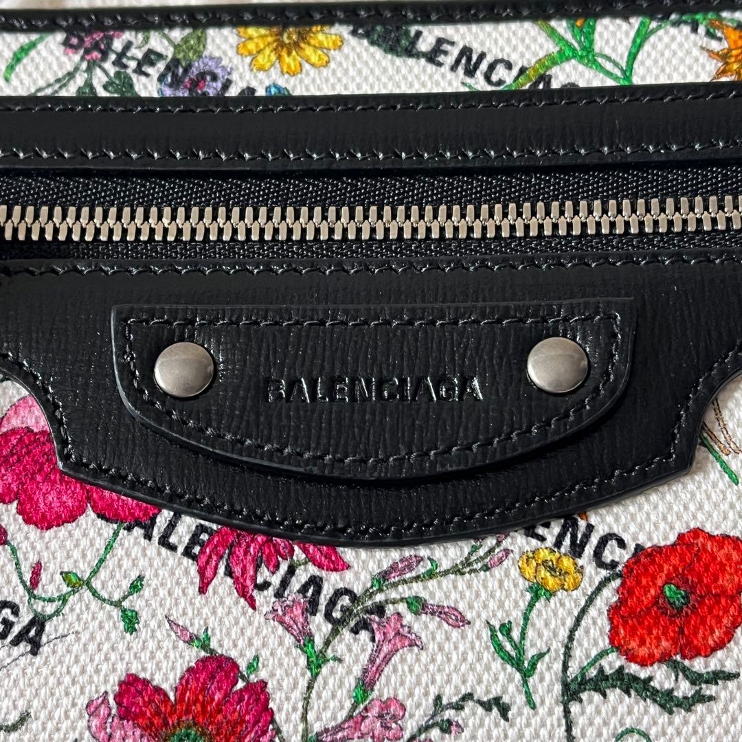 グッチ　バレンシアガ　長財布　ラウンドファスナー　681710 花柄　フラワー