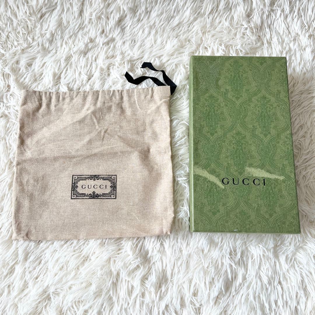 グッチ　バレンシアガ　長財布　ラウンドファスナー　681710 花柄　フラワー