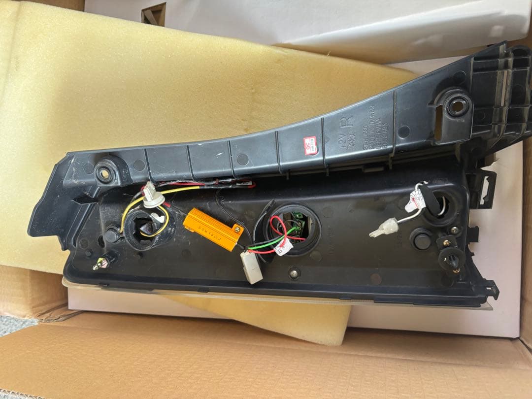 ＮＢＯＸjf1クリスタルアイ　 テールランプ