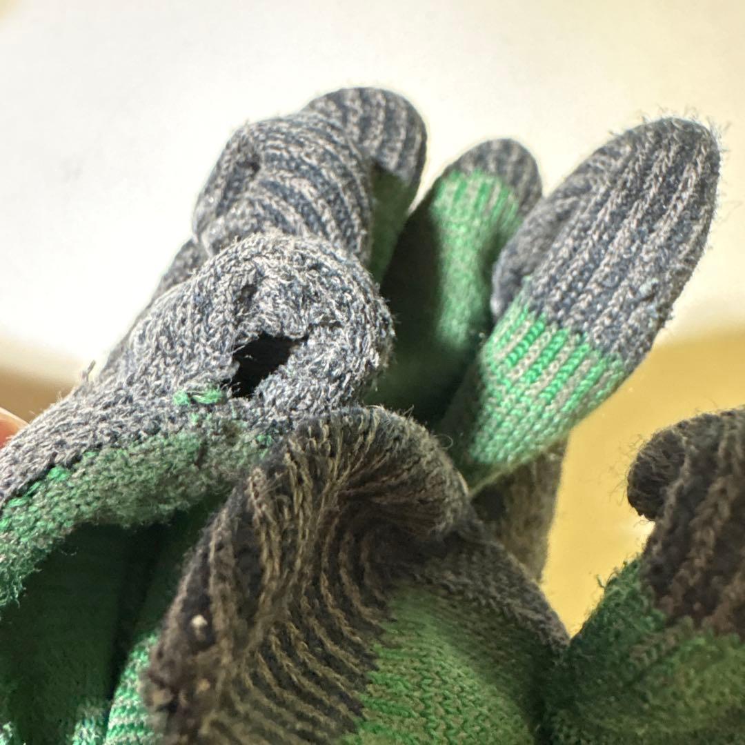 緑の5本指ソックス ダメージあり L