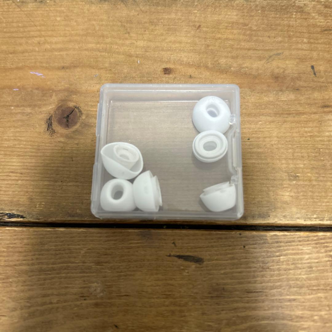 Apple AirPods Pro 第二世代ホワイト 充電ケース付き