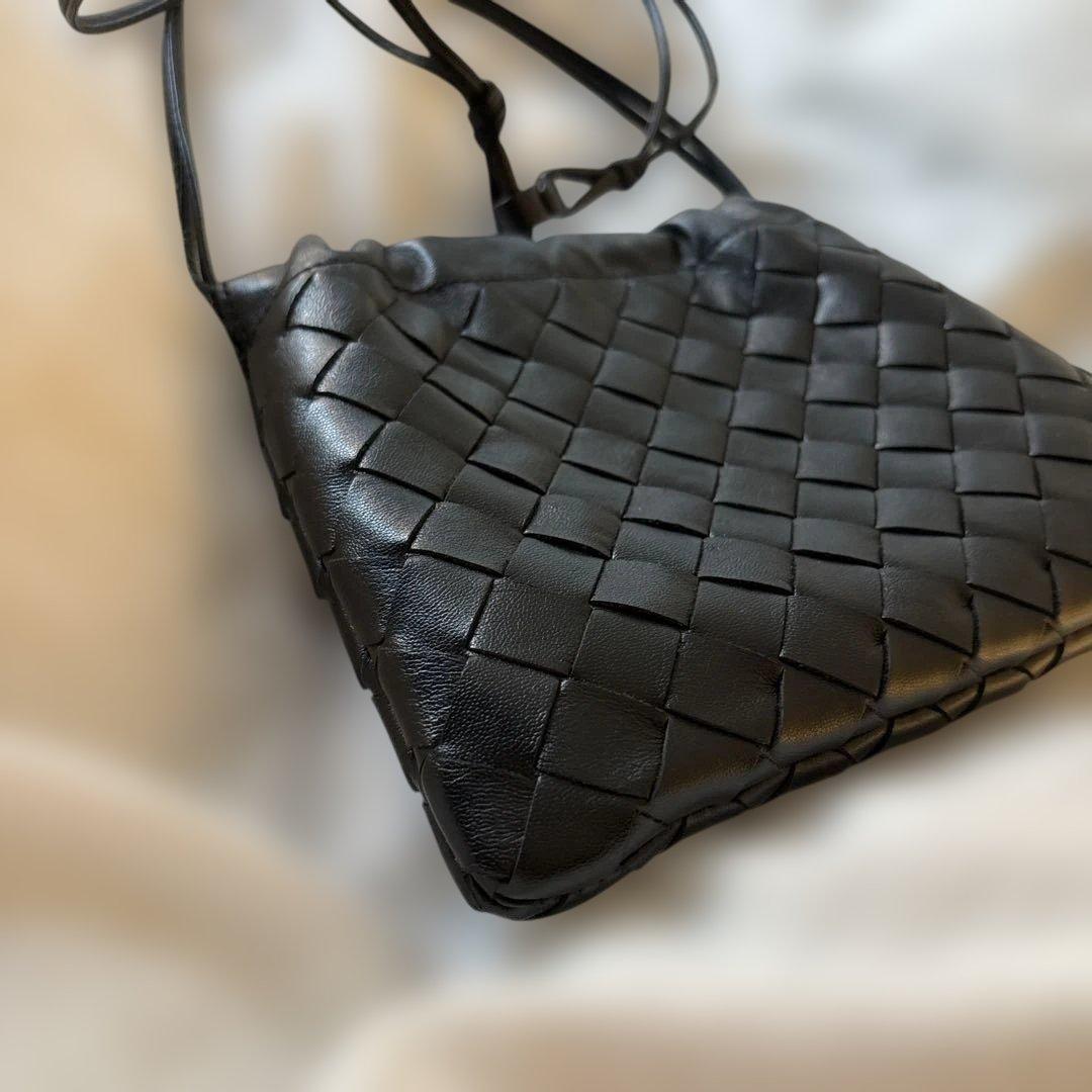BOTTEGA VENETA スモールダストバッグ　ブラック　ショルダーバッグ