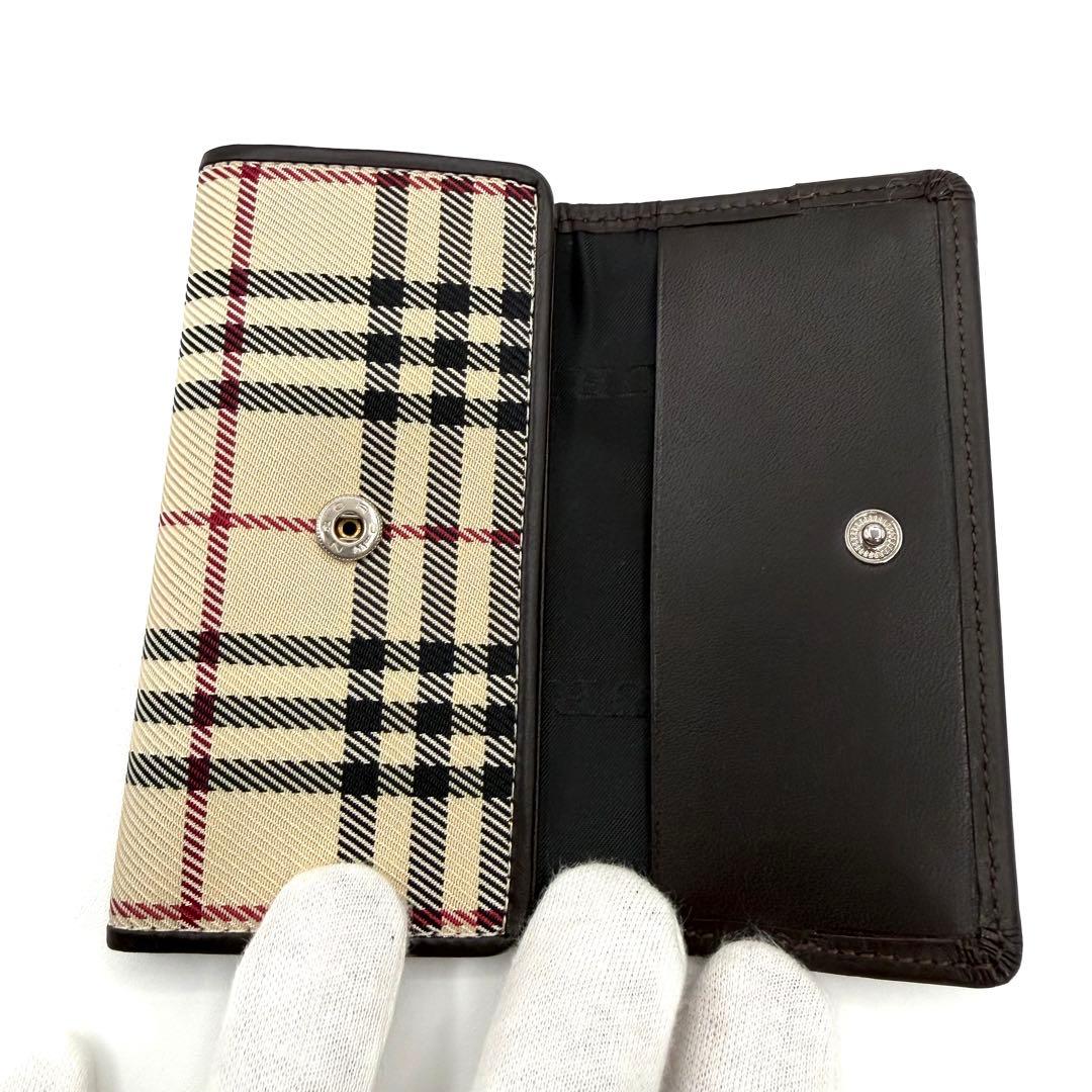 新品・未使用　BURBERRY チェック柄 5連キーケース　ロゴ入り　箱付き
