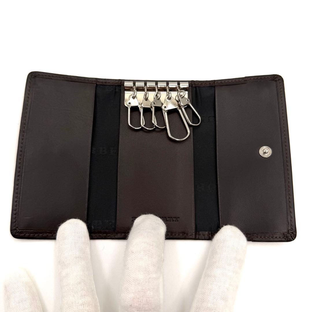 新品・未使用　BURBERRY チェック柄 5連キーケース　ロゴ入り　箱付き