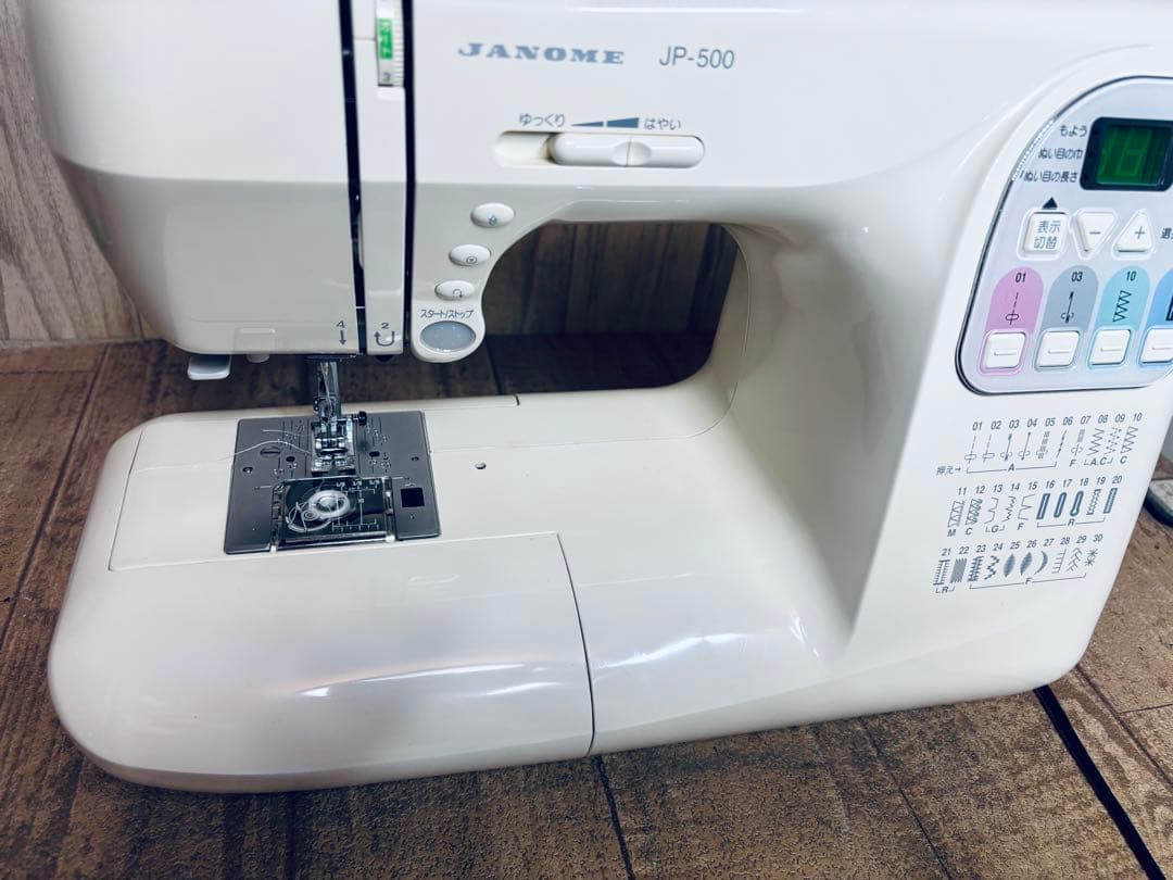 ジャノメ jp500、模様も豊富なパワフル実用ミシン、押え完備！清掃整備済み