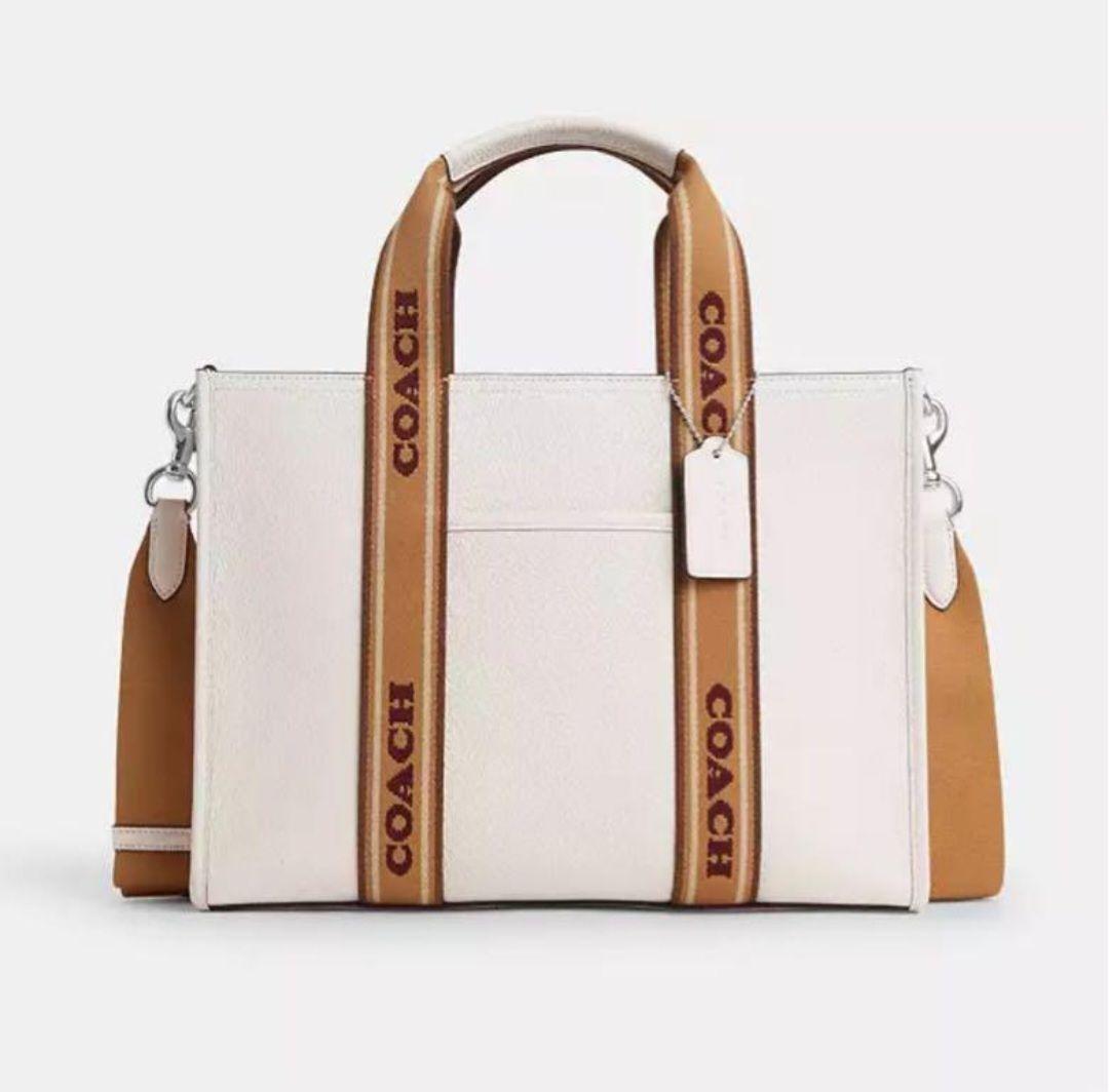 １７、１８日　限定価格　新品未使用タグ付き　コーチCOACH 白スミストート