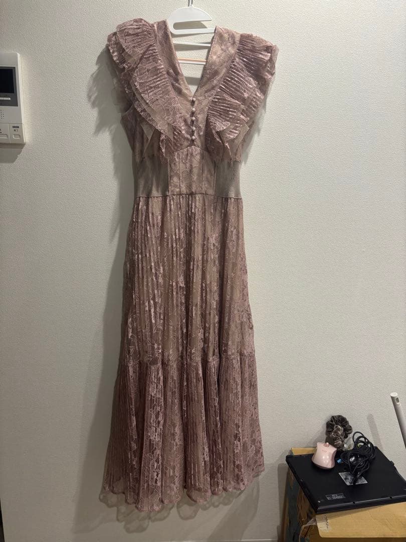 【美品】SNIDEL(スナイデル) ワンピース ラメプリーツドレス ピンク1