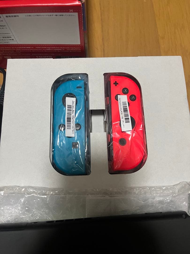 【美品】Nintendo Switch(箱、128GBのマイクロSD付き)