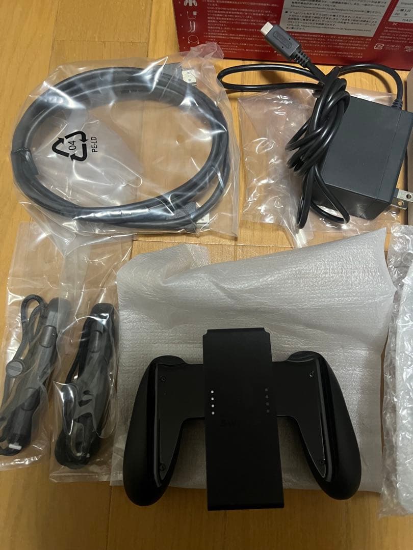 【美品】Nintendo Switch(箱、128GBのマイクロSD付き)