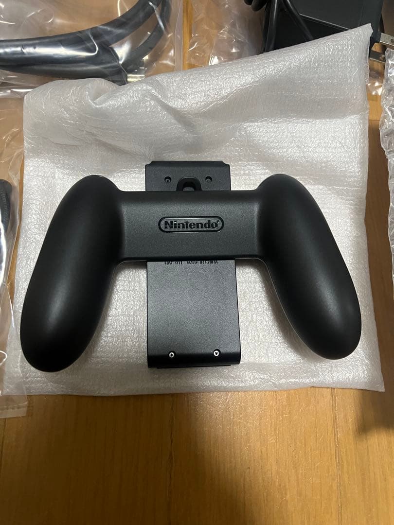 【美品】Nintendo Switch(箱、128GBのマイクロSD付き)