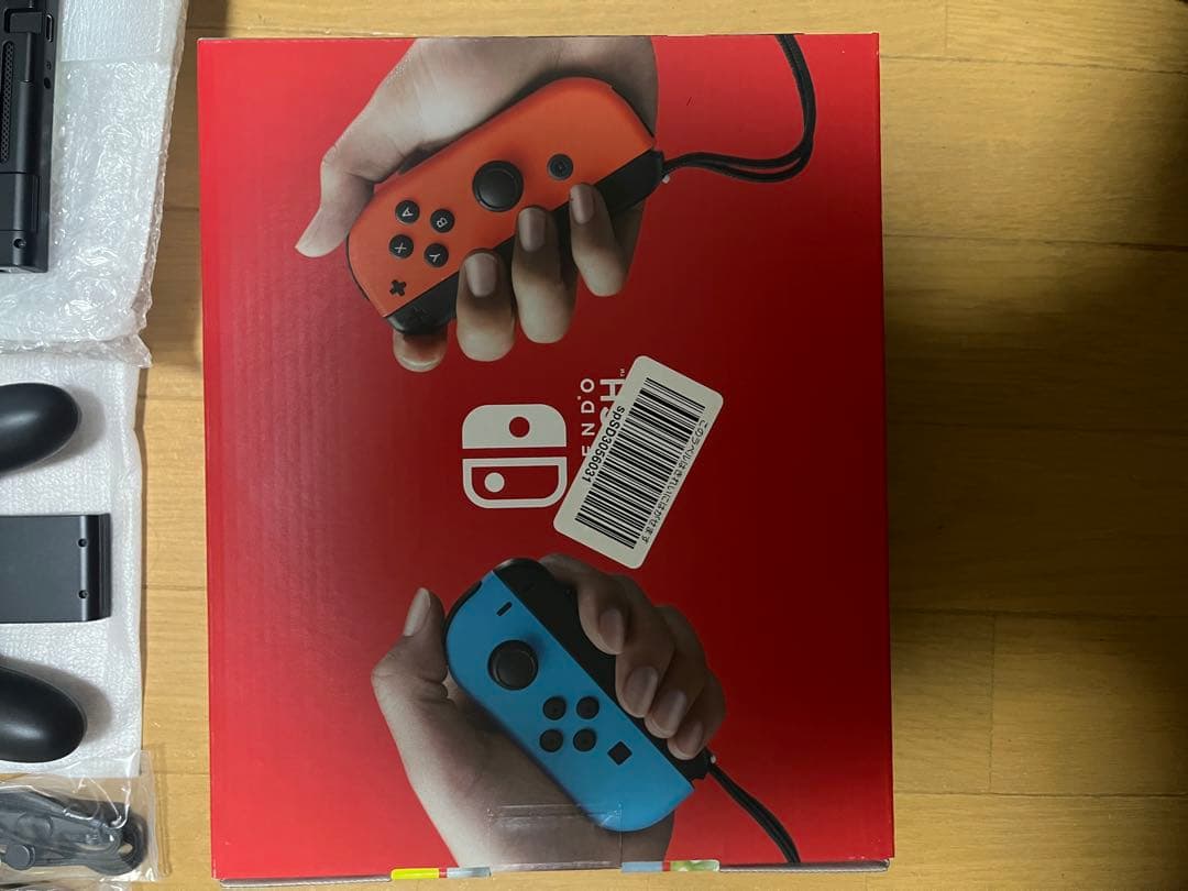 【美品】Nintendo Switch(箱、128GBのマイクロSD付き)