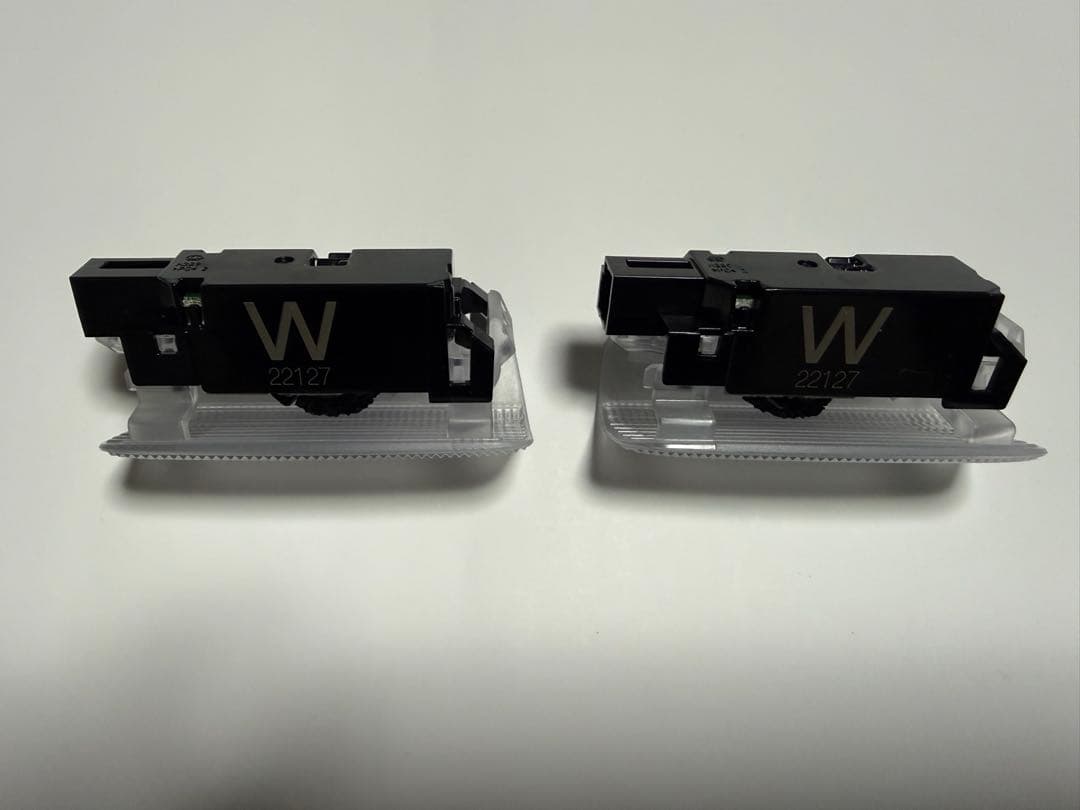 レクサス純正　プロジェクションカーテシイルミ　0852D-33010