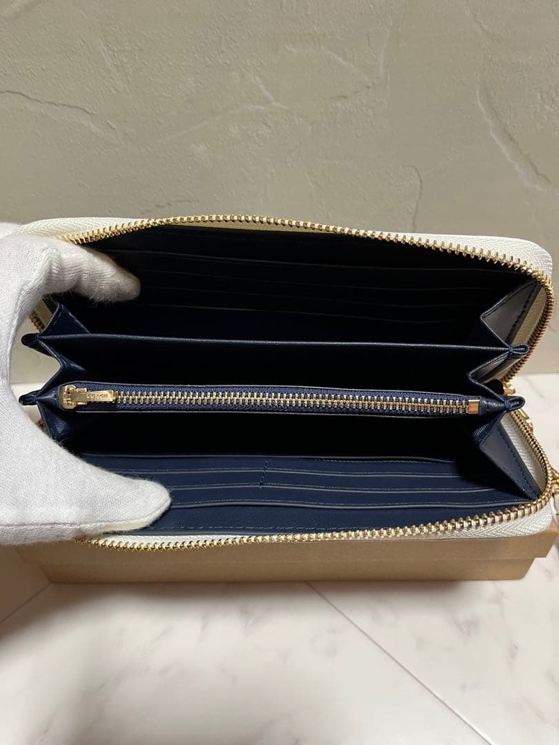 ✨️新品未使用✨️COACH ネイビー ホワイト 長財布