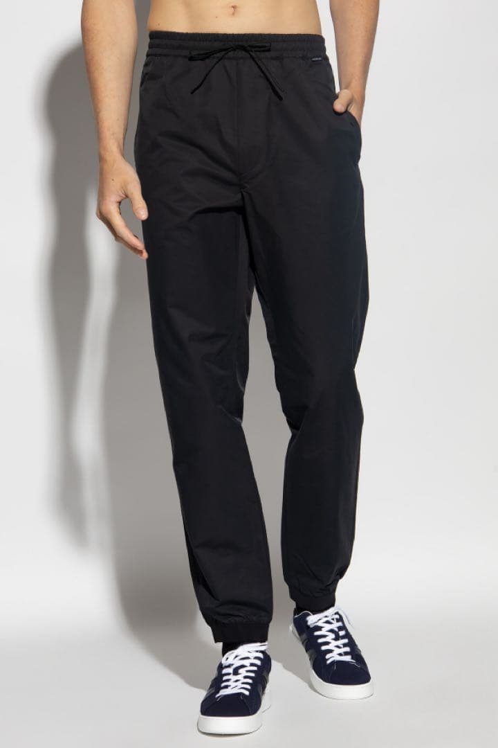 新品タグ付き MONCLER メンズ パンツ ブラック ロゴ