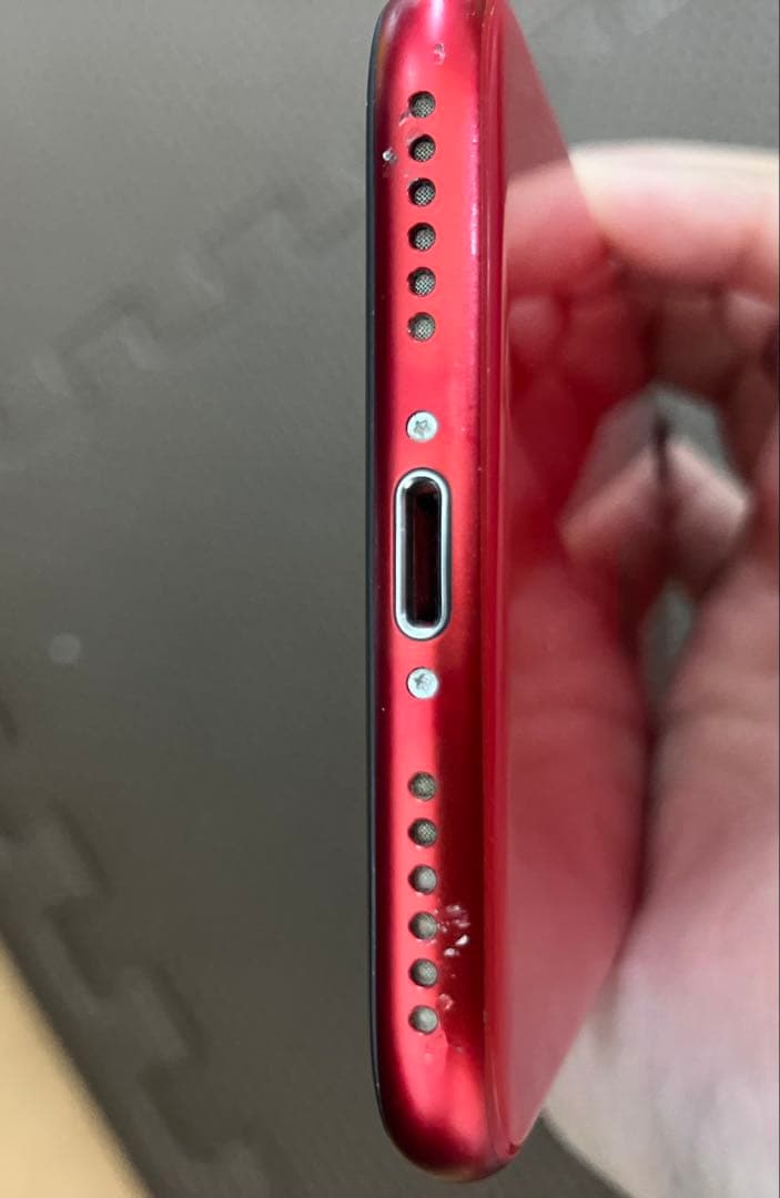 iPhone se2 本体　64GB レッド