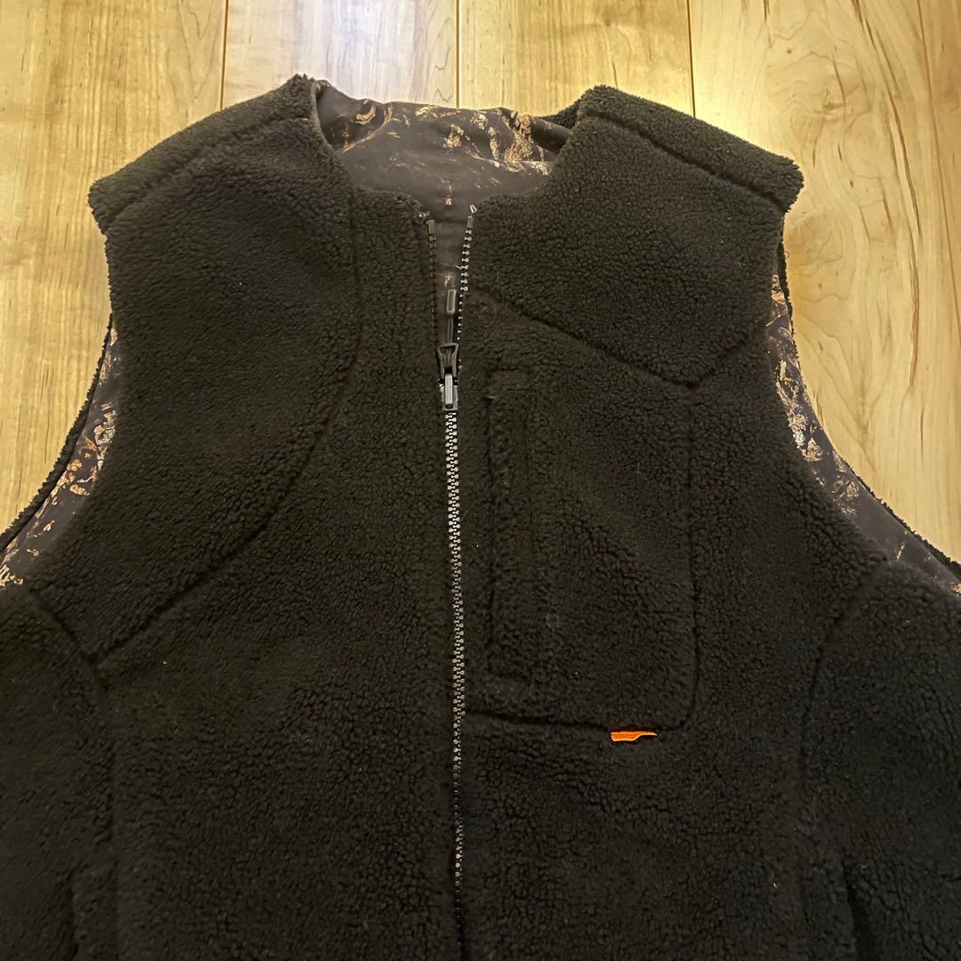 ジャケット・アウター TIGHTBOOTH BULLET CAMO REVERS IBLE VEST