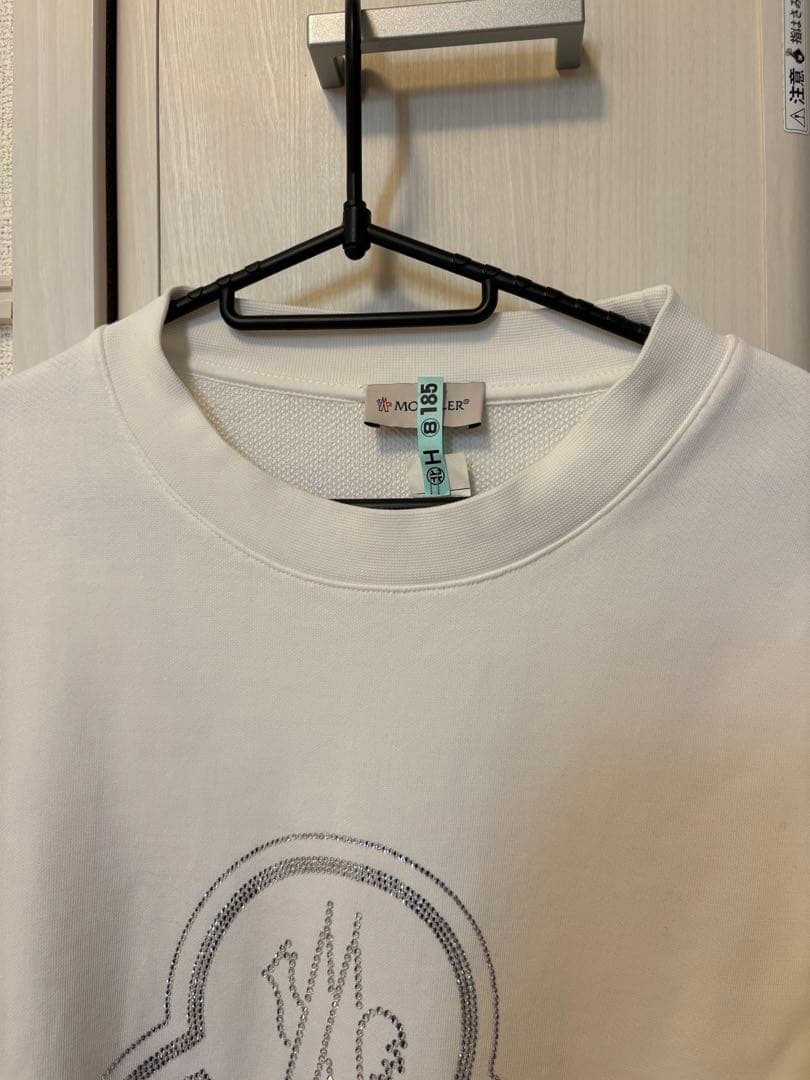 23AW美品❣️正规品❣️男女兼用モンクレールロゴエンブロイダリートレーナーホワイト