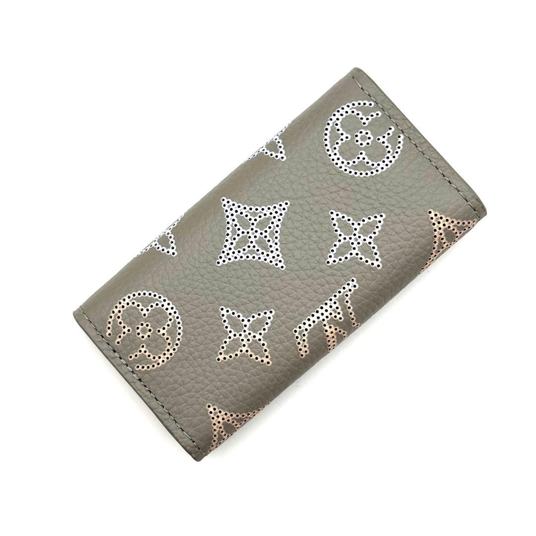 ルイヴィトン マヒナ モノグラム ミュルティクレ ベージュ キーケース N19