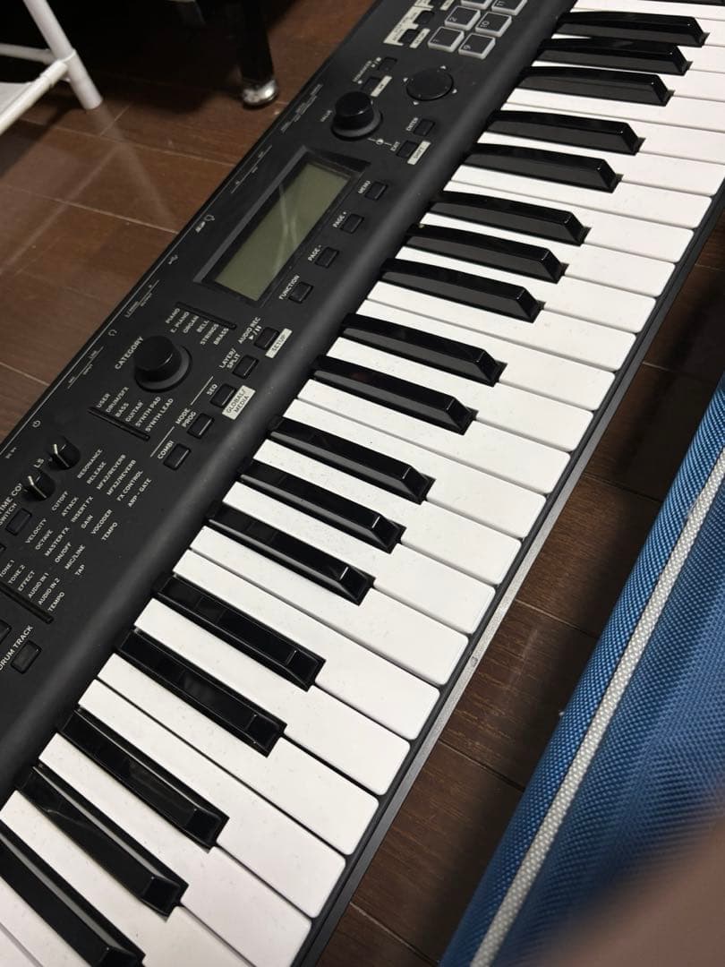 KORG KROSS2-61 本体(専用ケース・電源付属)