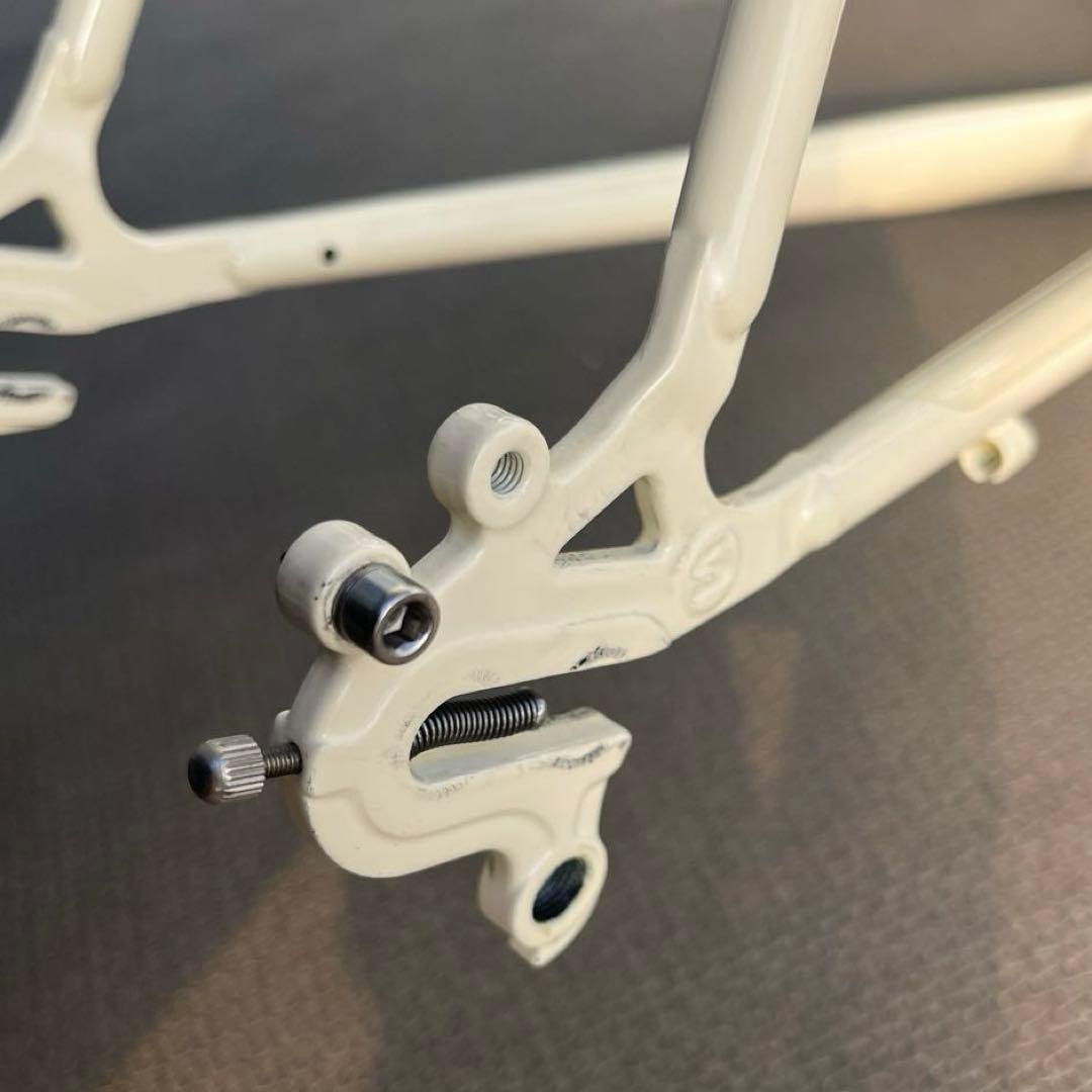 Surly CROSSーCHECK フレーム サイズ52 白