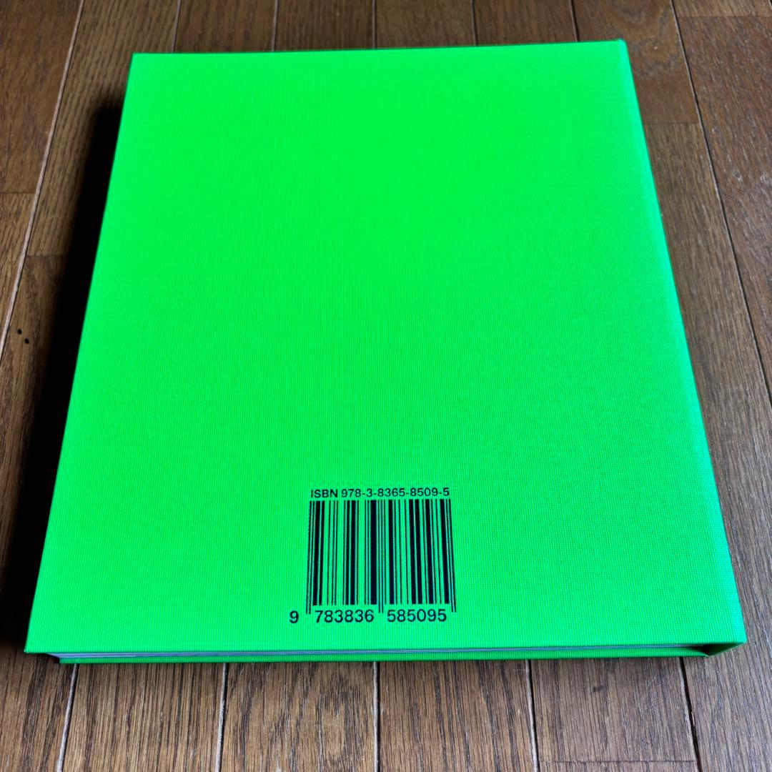 アート・デザイン・音楽 Virgil Abloh. Nike. ICONS