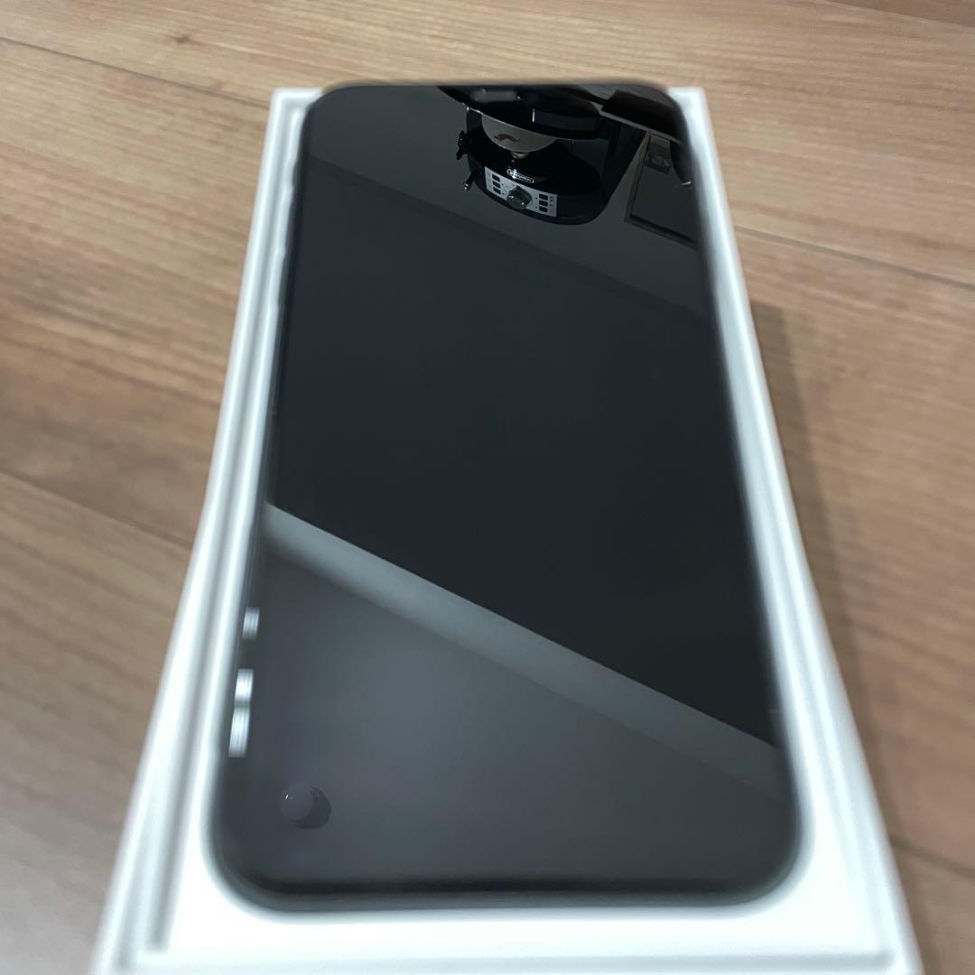 【箱有】iPhone 11 ブラック 128GB 76%