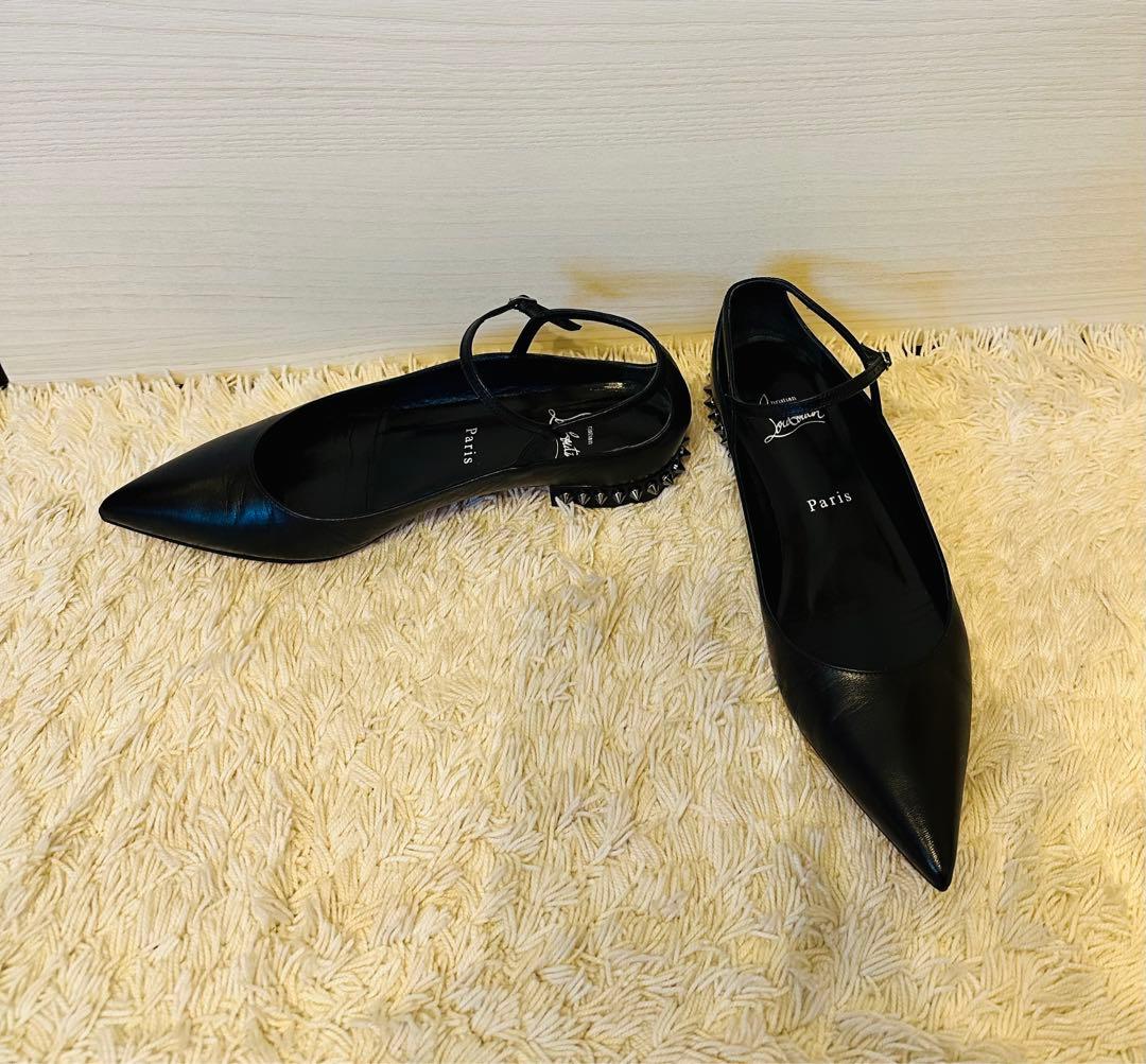 Christian Louboutin 黒 フラットシューズ スタッズ付きヒール