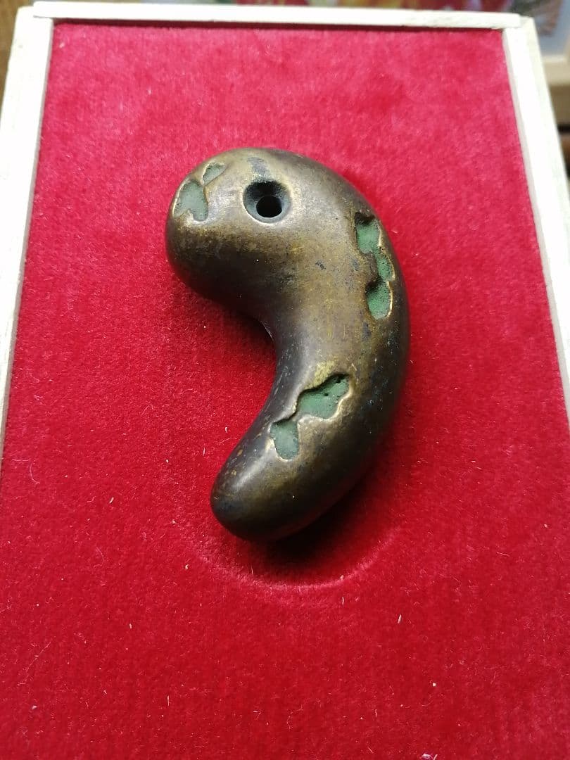 ★古墳期。『古銅鍍金勾玉』舶載品。　　鍍金。発掘品。埋蔵文化財。最終価格です。