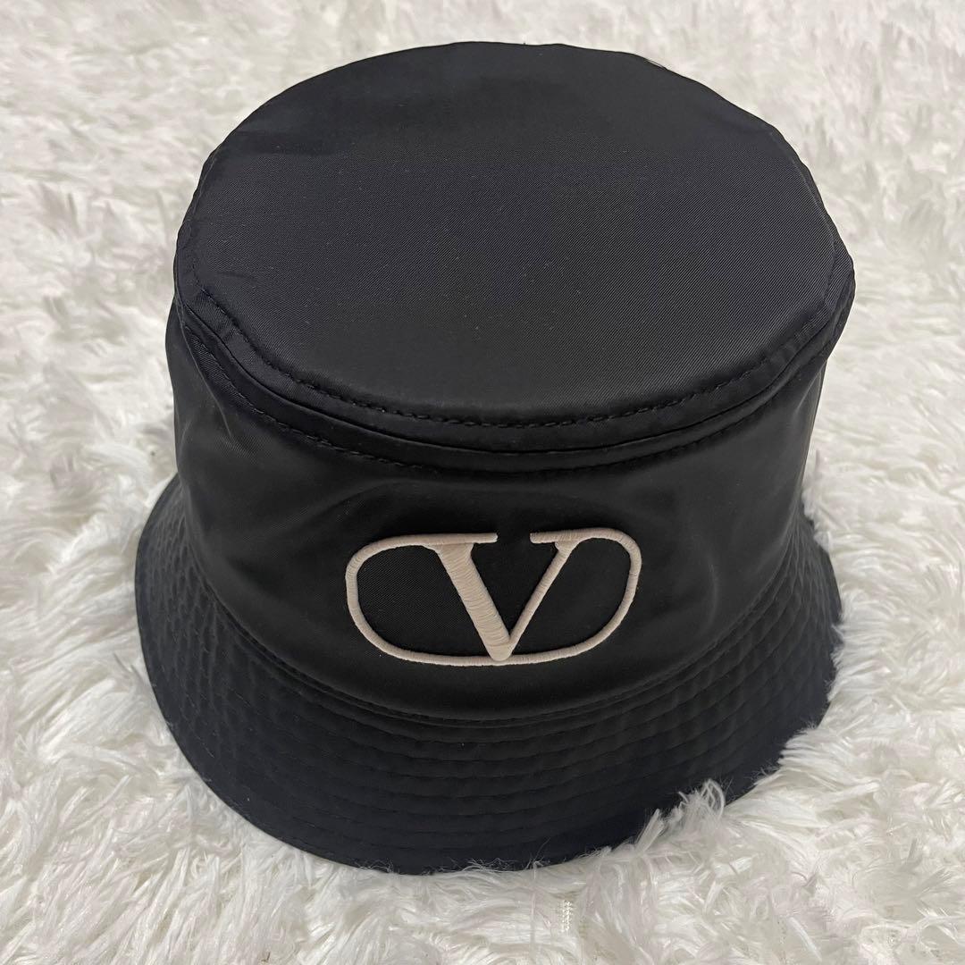 【正規品保証】新品 ヴァレンティノ・ガラヴァーニ Vロゴ バケットハット 58
