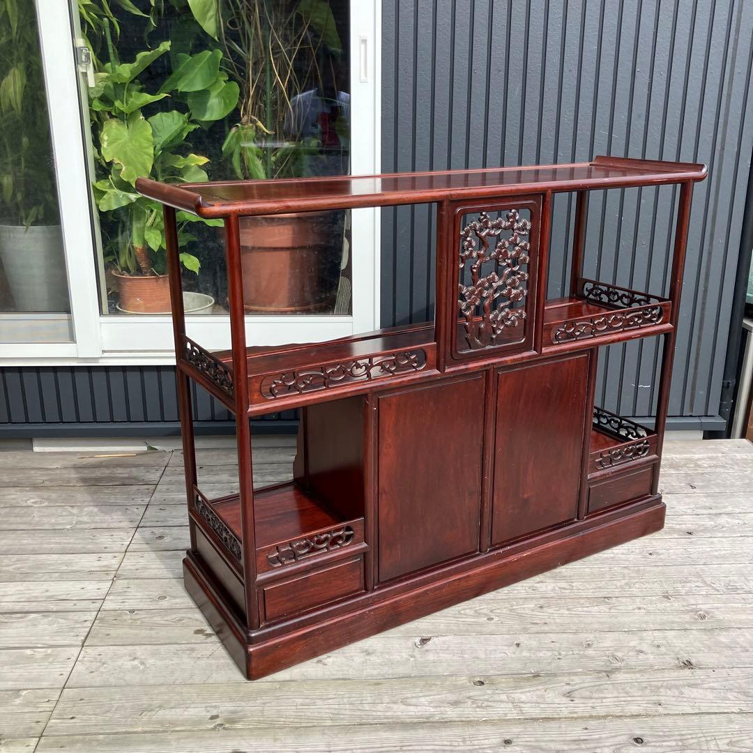 唐木家具 茶箪笥 飾り棚 中国骨董 唐草透彫り サイドボード ビンテージ時代家具