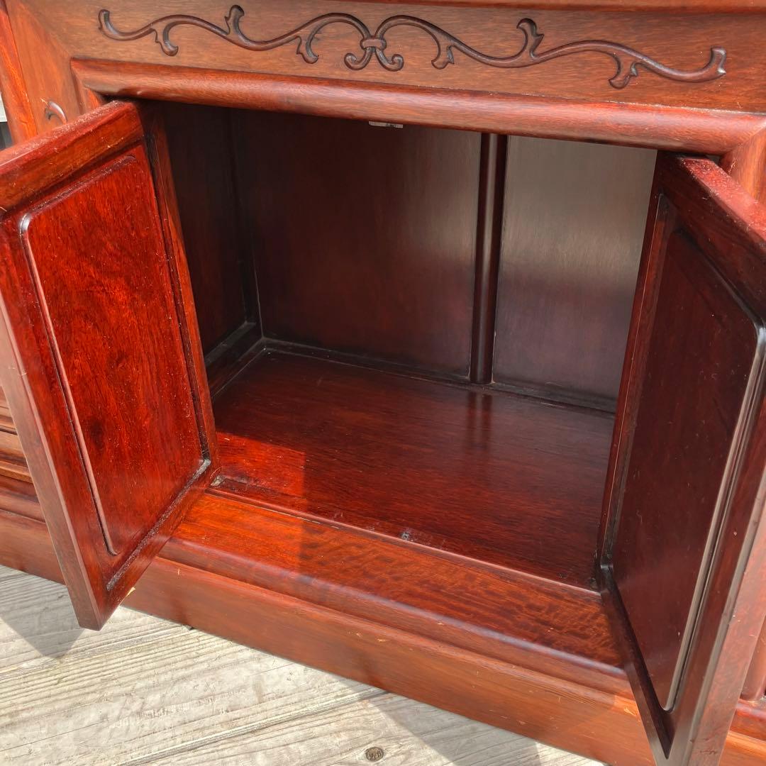 唐木家具 茶箪笥 飾り棚 中国骨董 唐草透彫り サイドボード ビンテージ時代家具