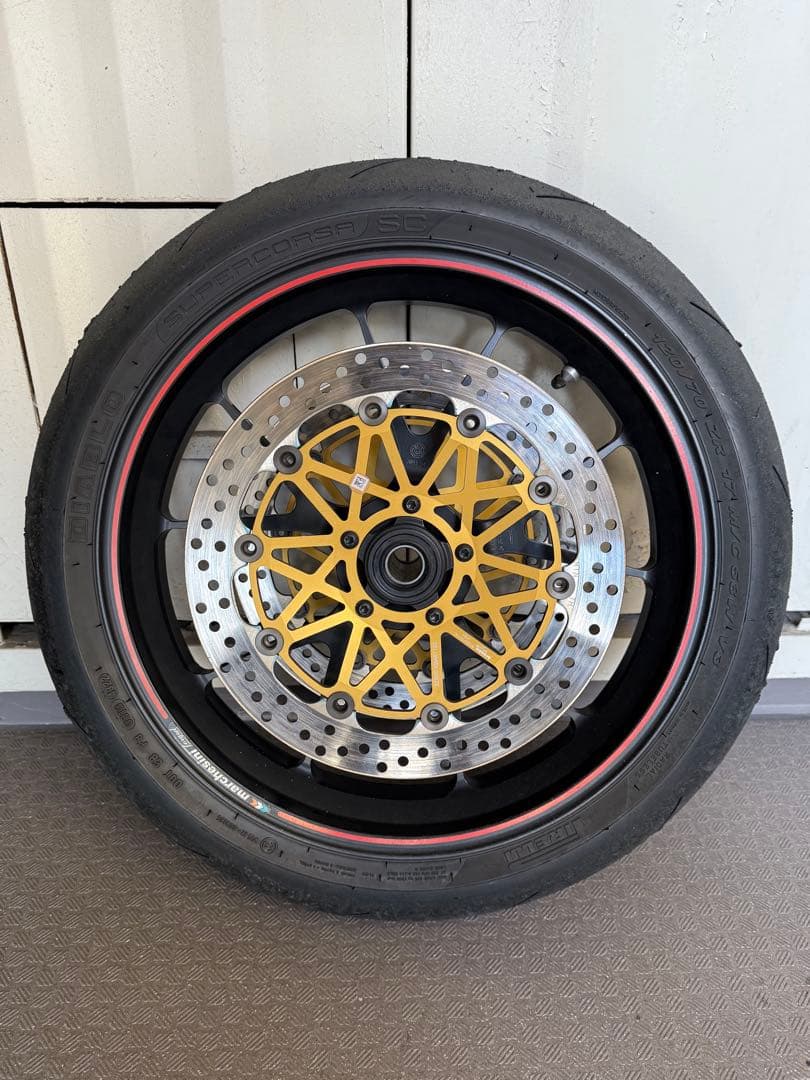 ドゥカティ 1098系 フロントホイール タイヤ・ブレーキディスク付き